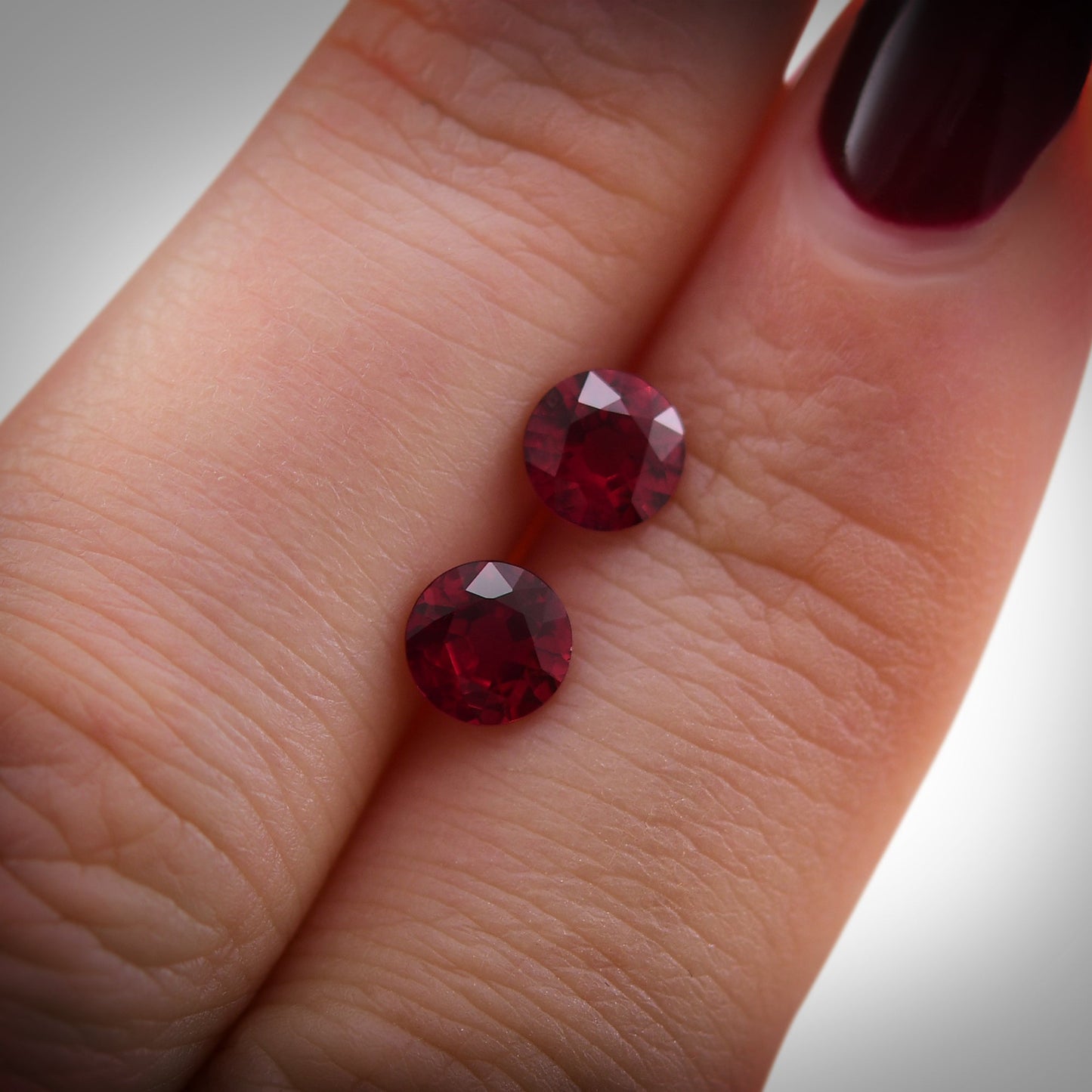 1.37 Carat Red MOZAMBIQUE Round Ruby