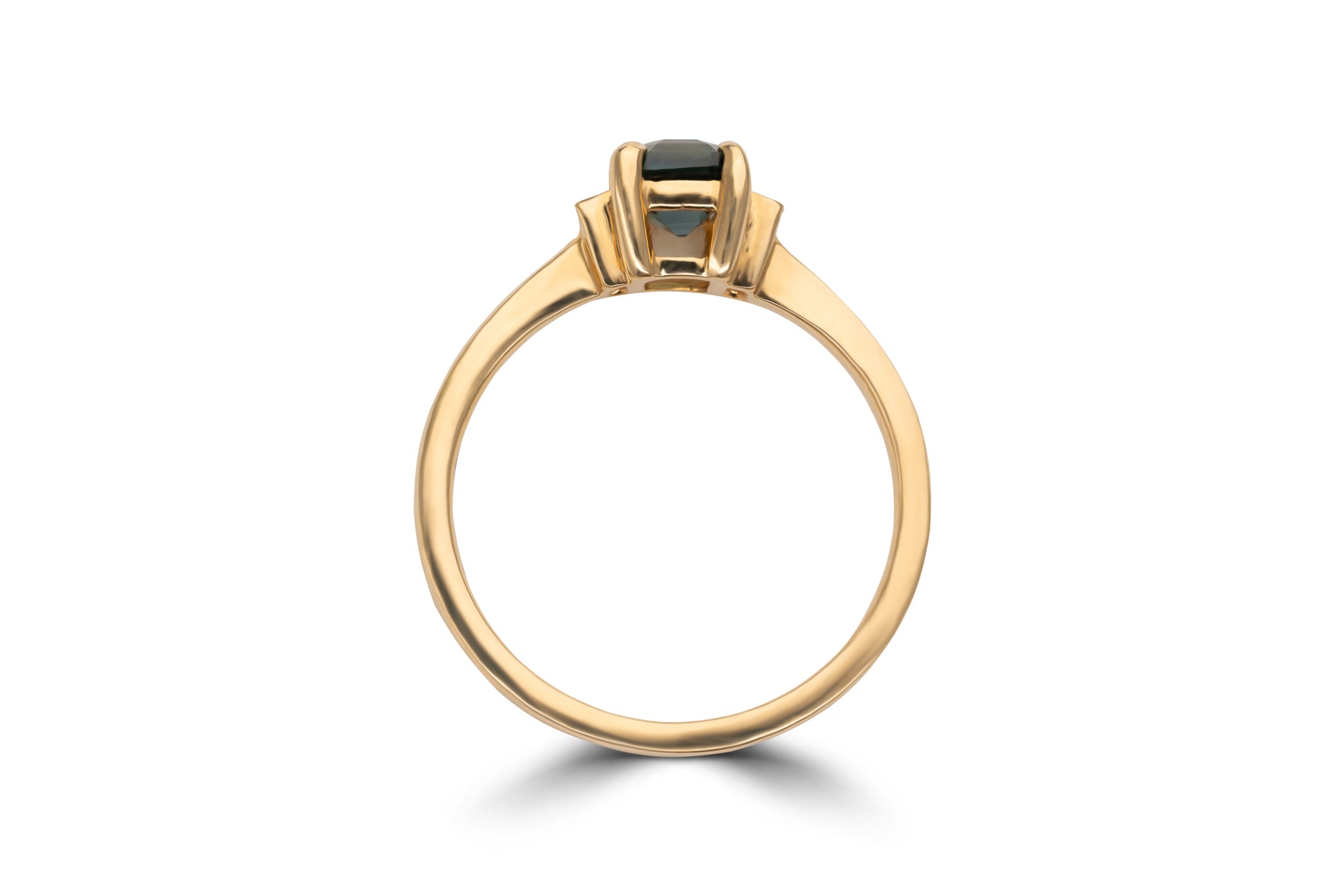 Verlobungsring Hannah mit 1ct Montana Saphir & Baguette-Diamanten – erhältlich in München & Augsburg