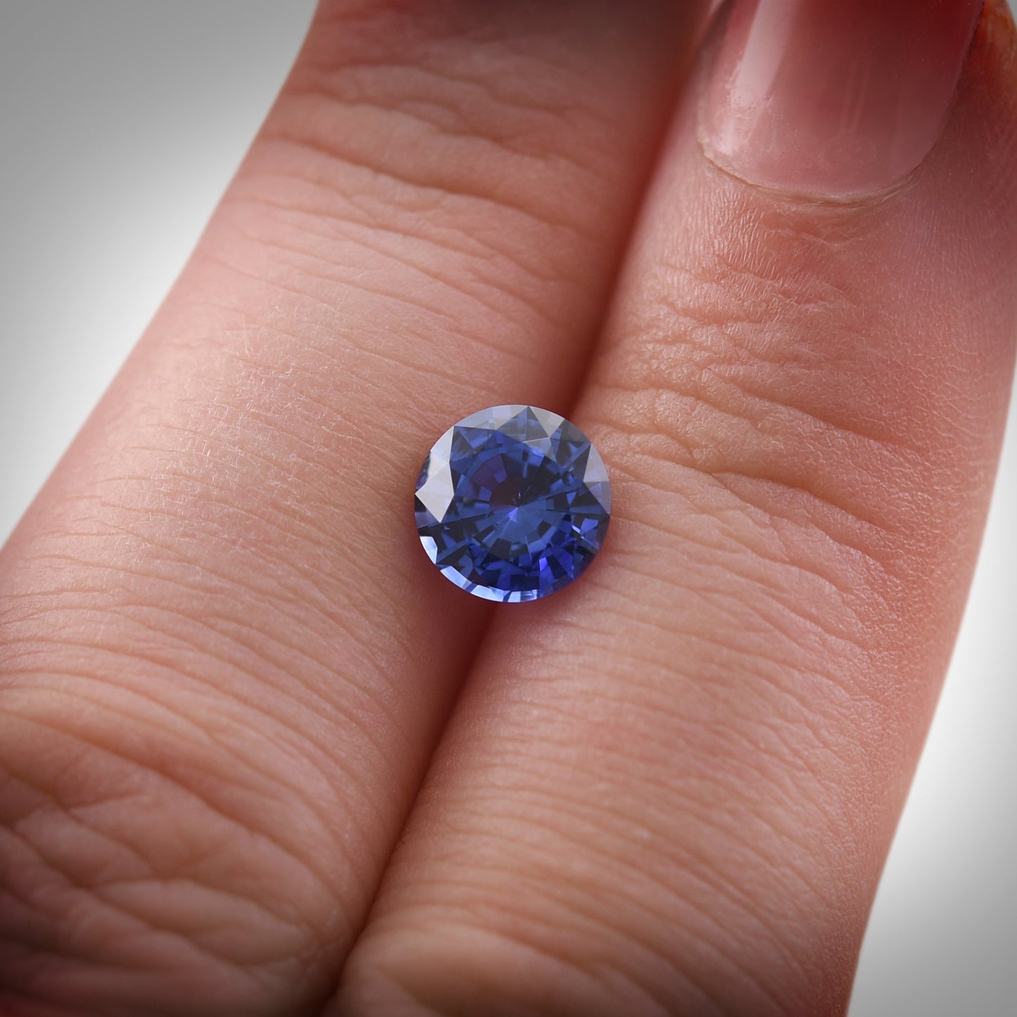 1,48 Karat blauer runder Saphir aus Sri Lanka