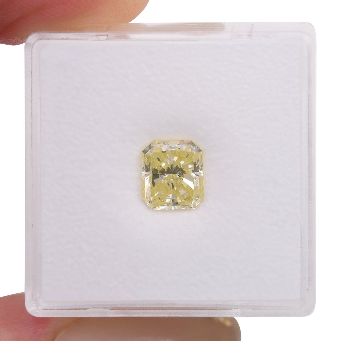 1,51 Karat Fancy Light Yellow Radiant Diamant I1 GIA
