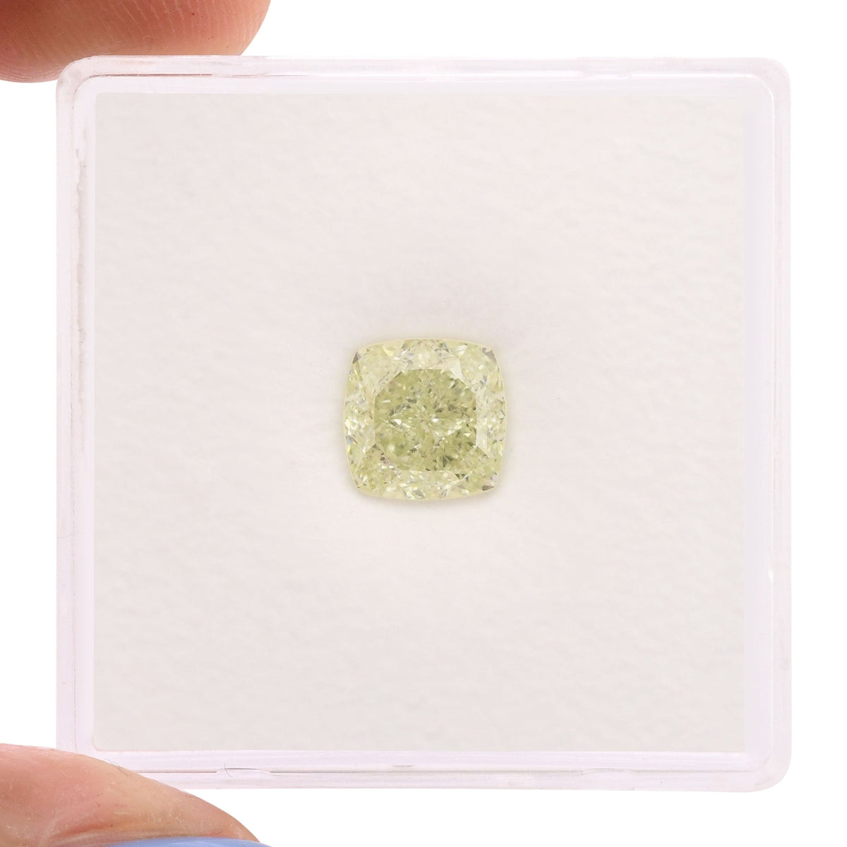 Kissenförmiger Diamant | 1,52 ct | Gelbgrün | Reinheitsgrad: VS2 | GIA | Ref. 714849