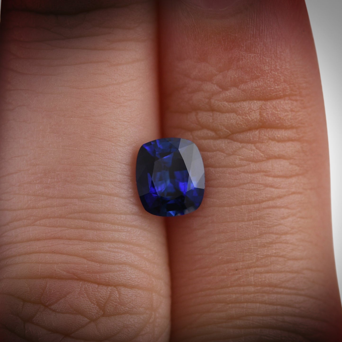 1,55 Karat blauer Kissen-Saphir aus Sri Lanka