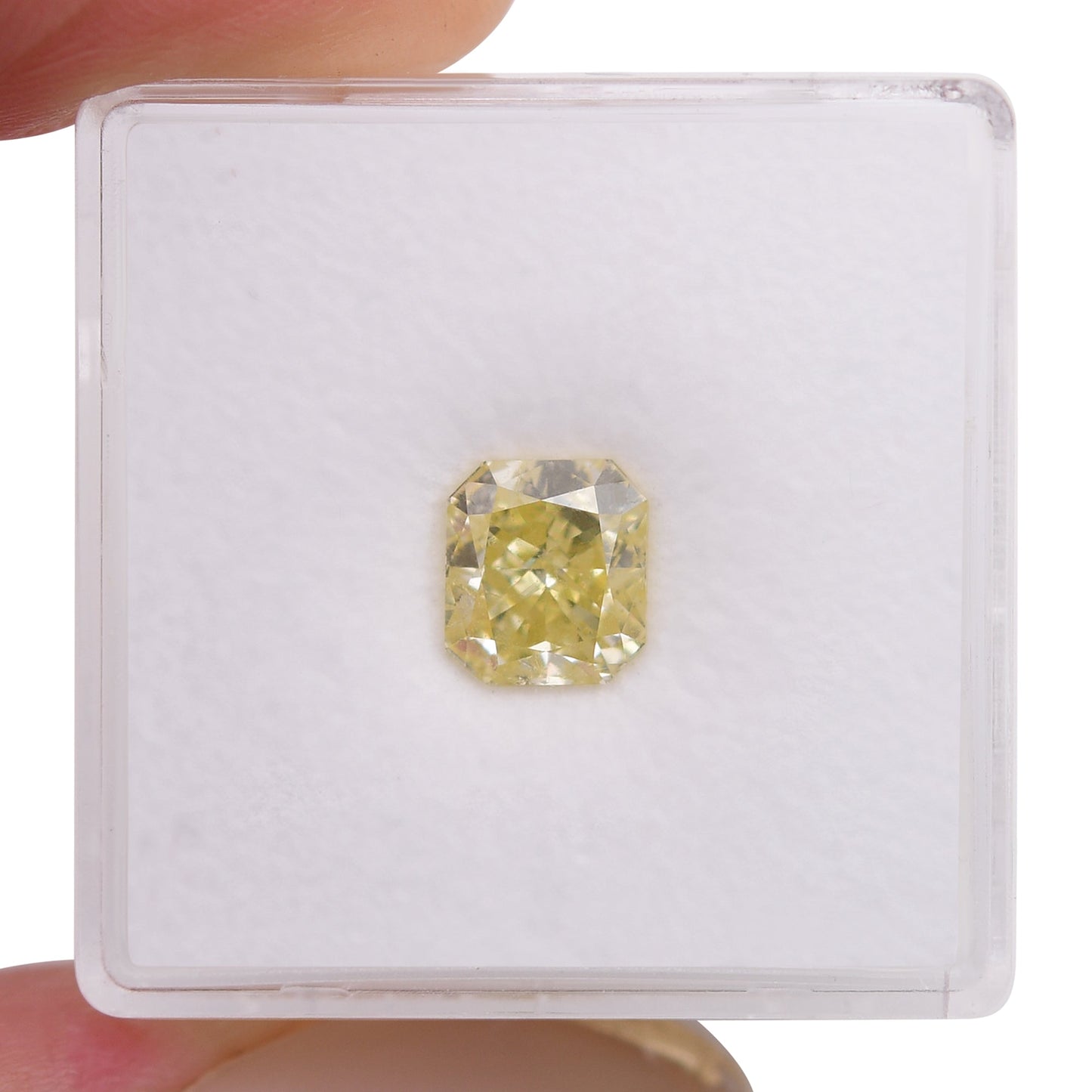 1,65 Karat Fancy Yellow Radiant SI2 GIA