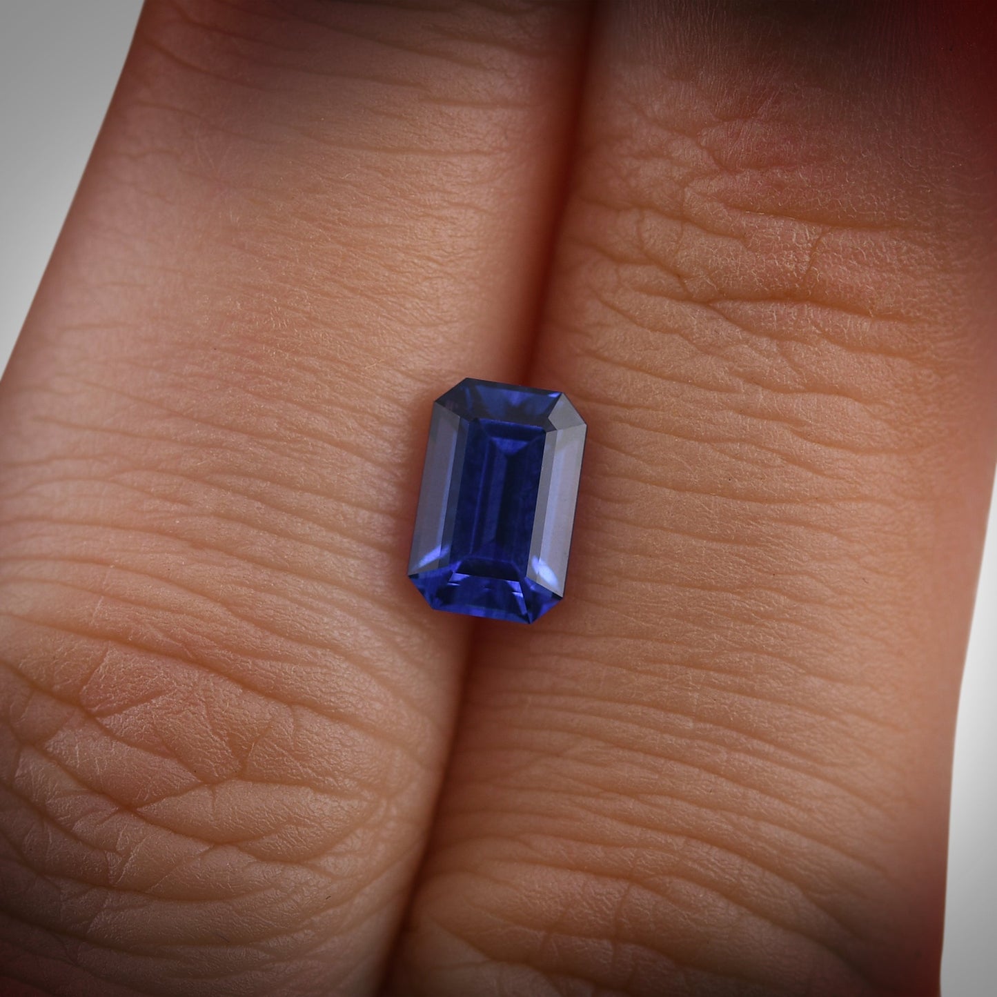 1,67 Karat blauer Smaragd-Saphir aus Sri Lanka