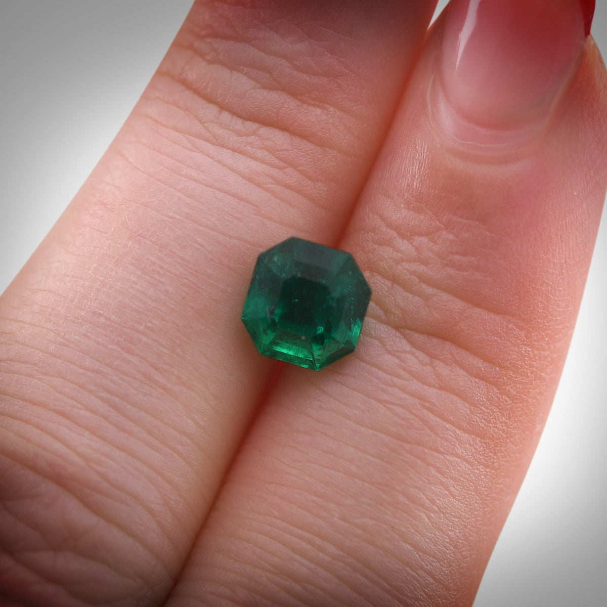 Smaragdgrün | 1,7 ct | Grün | GRS | Ref. 713014