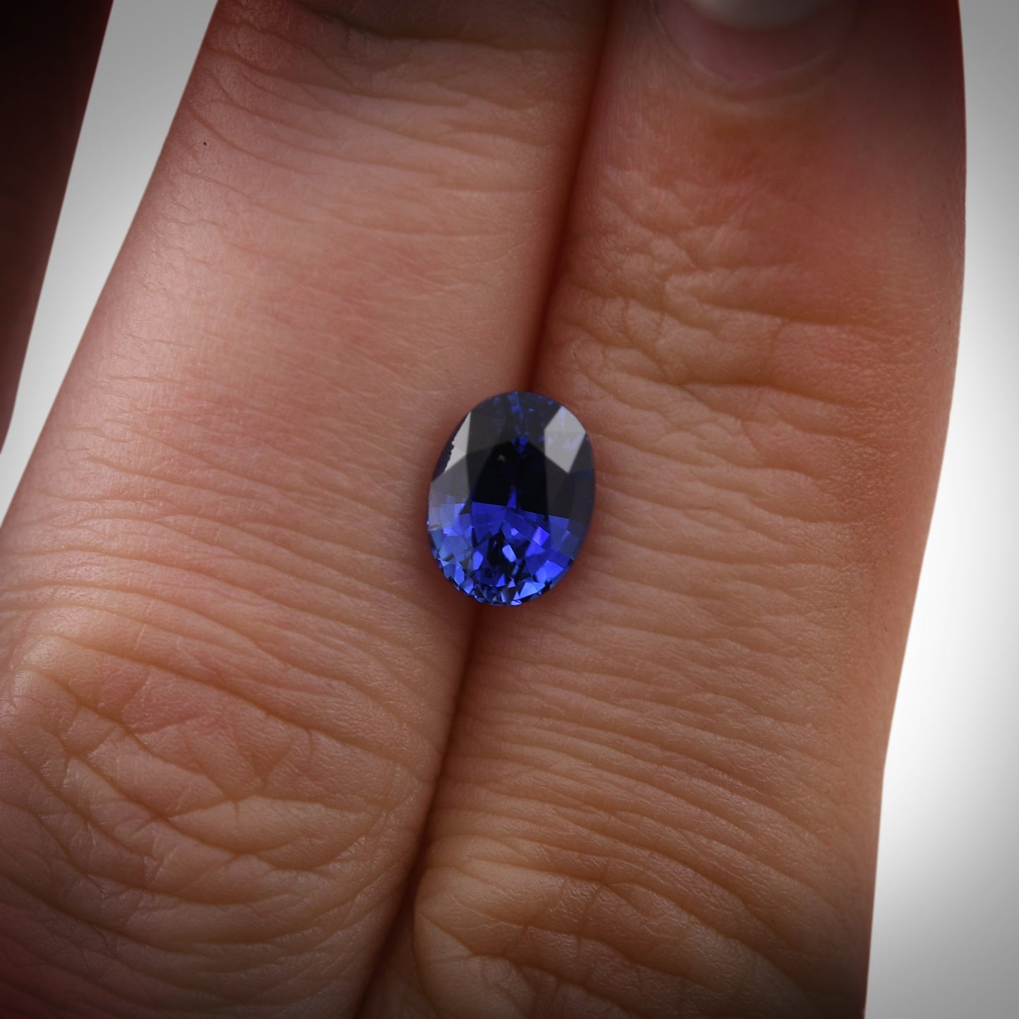 1,71 Karat blauer ovaler Saphir aus Sri Lanka