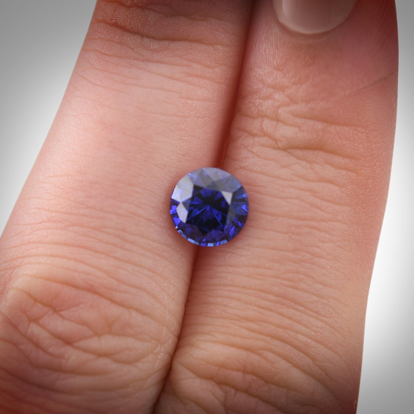 1,86 Karat blauer runder Saphir aus Sri Lanka