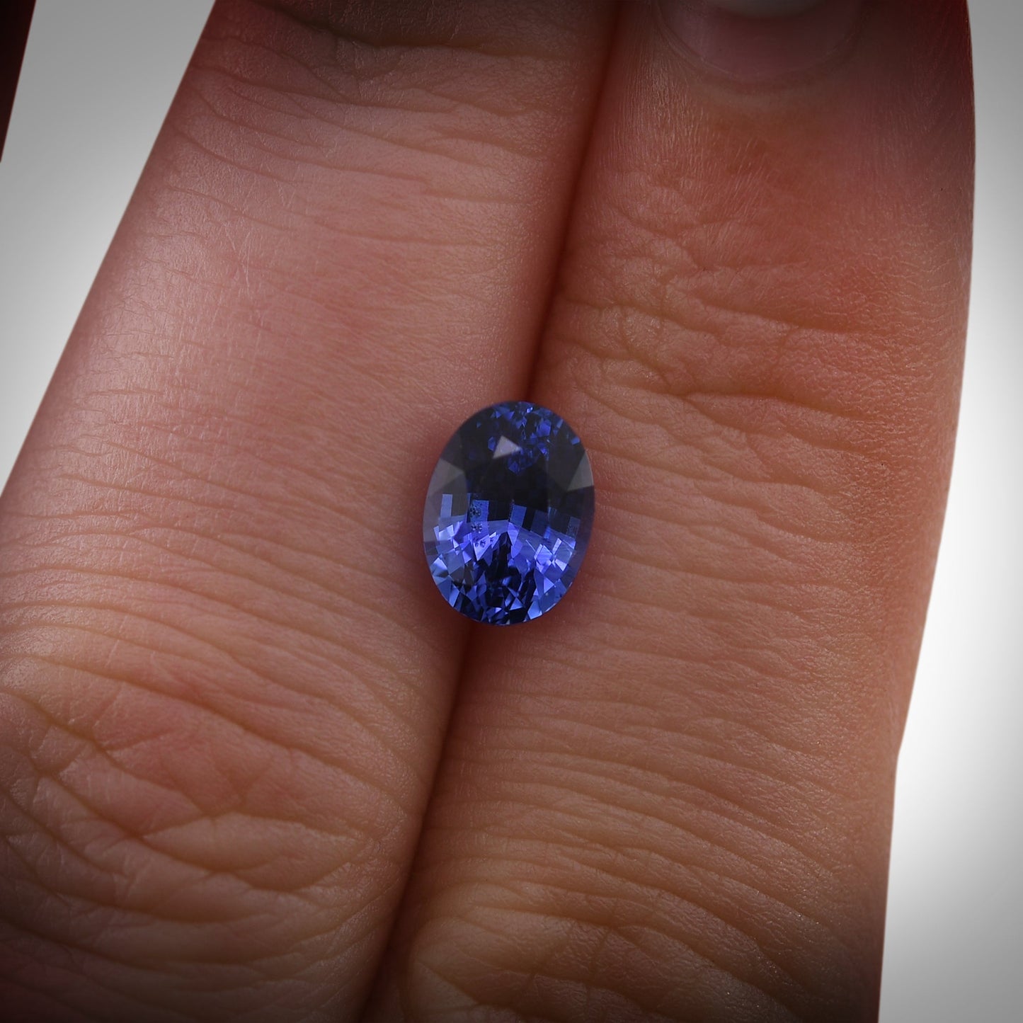 1,97 Karat blauer ovaler Saphir aus Sri Lanka