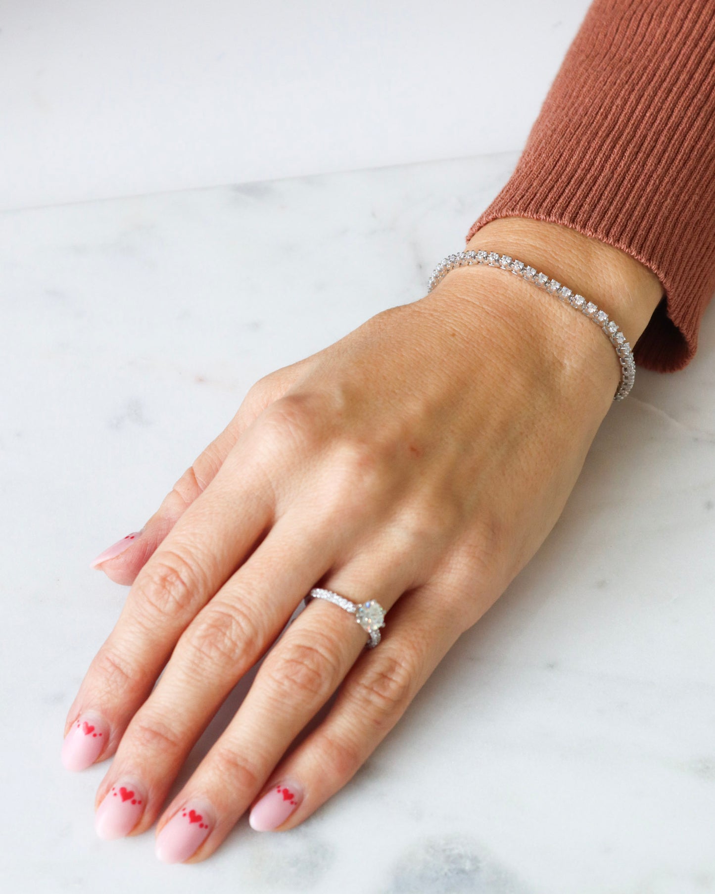 Diamond tennis bracelets in white gold - timeless elegance