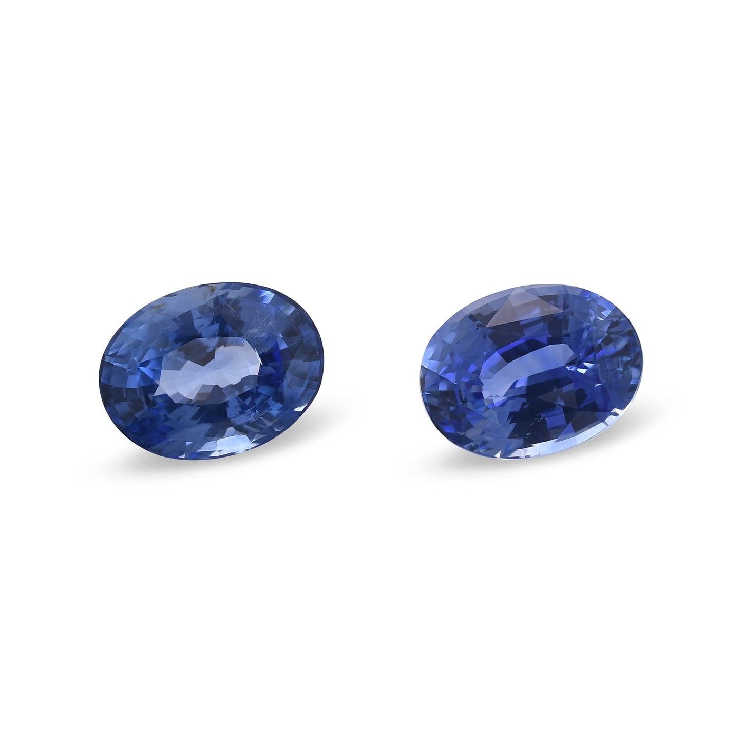 11,84 Karat blauer ovaler Saphir aus Sri Lanka, CD & GIA