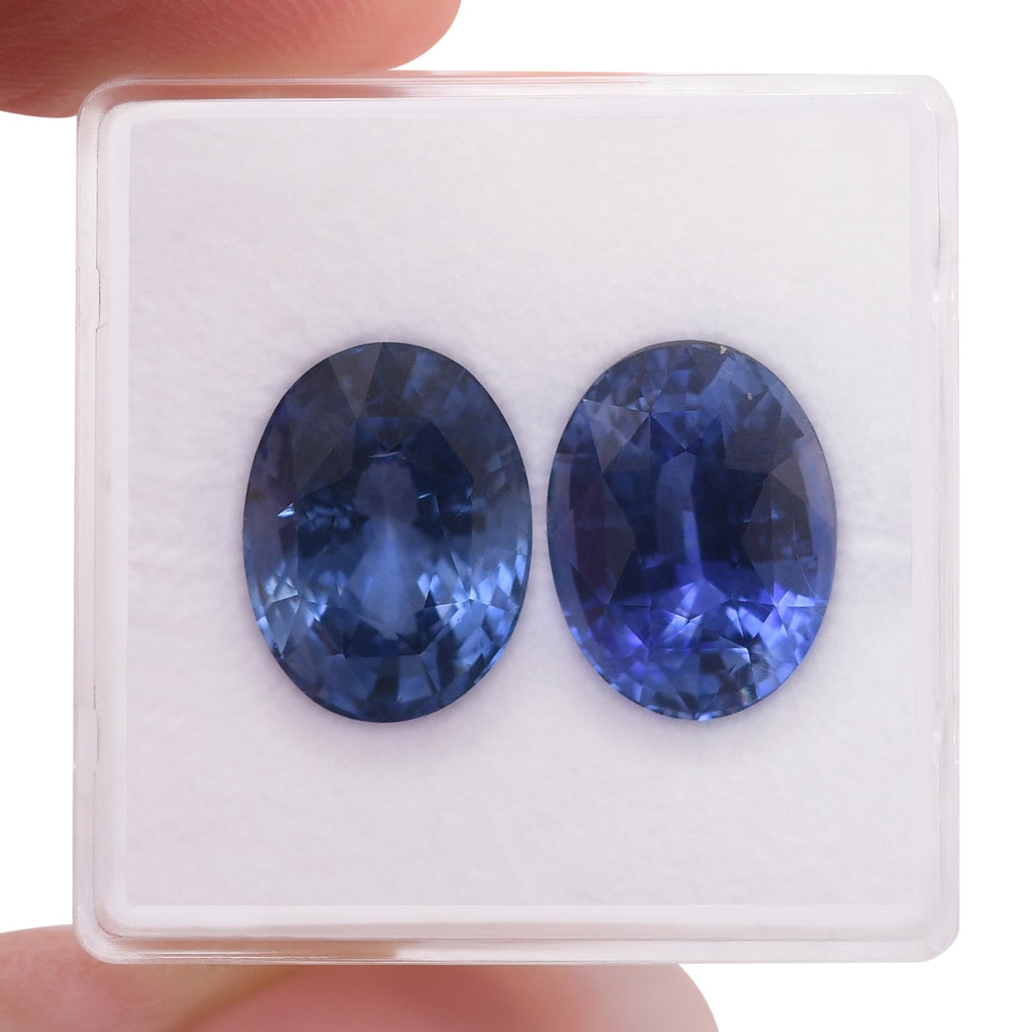 11,84 Karat blauer ovaler Saphir aus Sri Lanka, CD & GIA