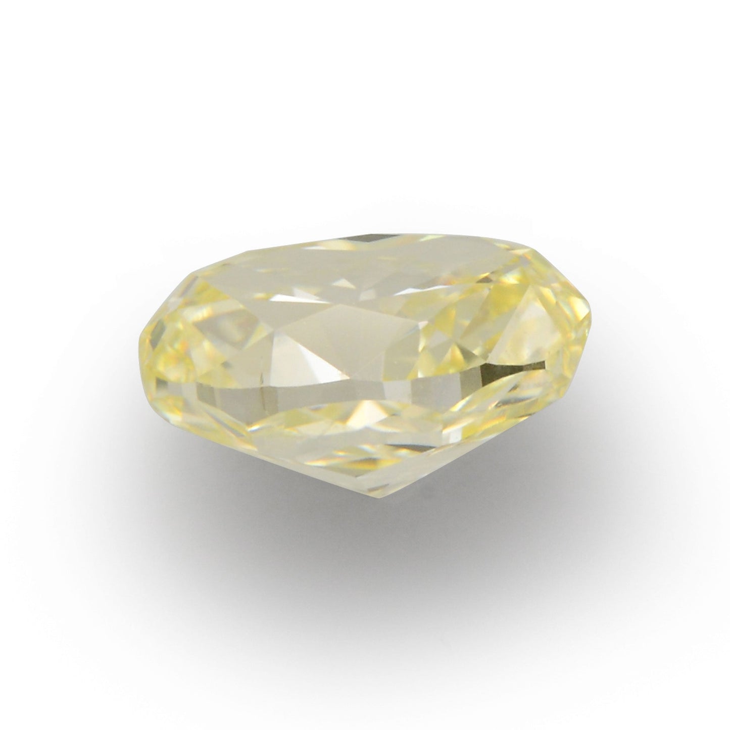 0,74 Karat Fancy Light Yellow Oval Diamond SI1 GIA