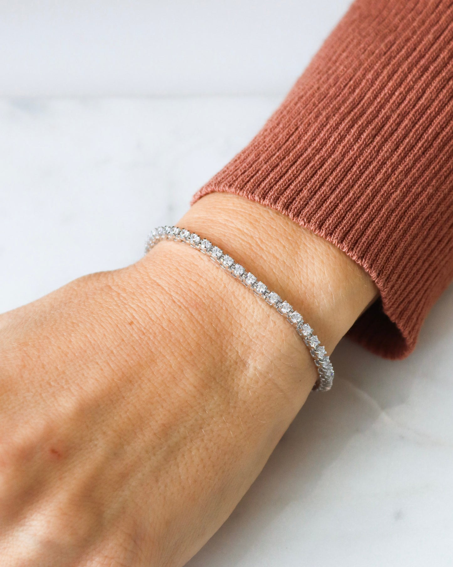 Diamond tennis bracelets in white gold - timeless elegance