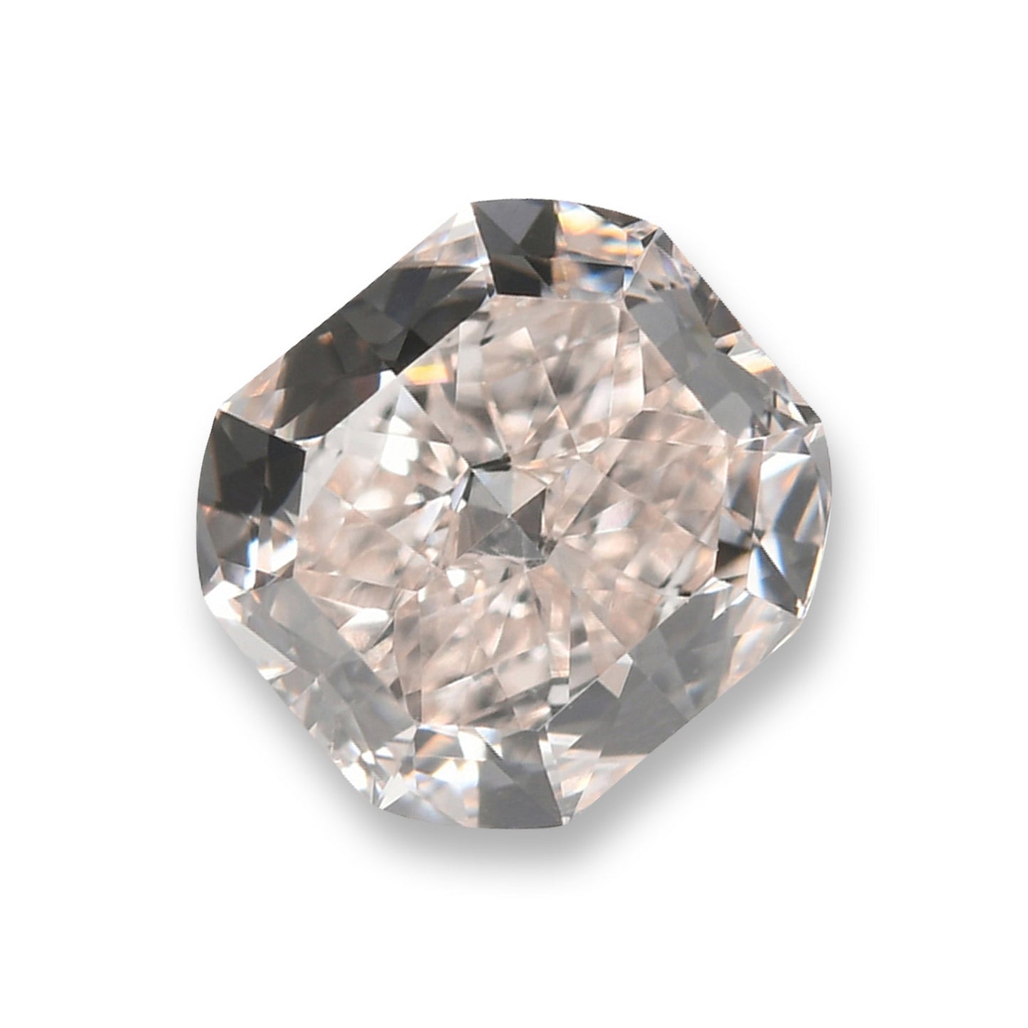 0,77 Karat hellbraun-rosa Kissenschliff-Diamant IF GIA