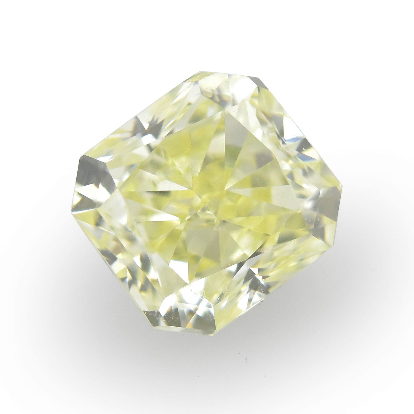 0,67 Karat Y-Z Radiant Diamant VS1 IGI