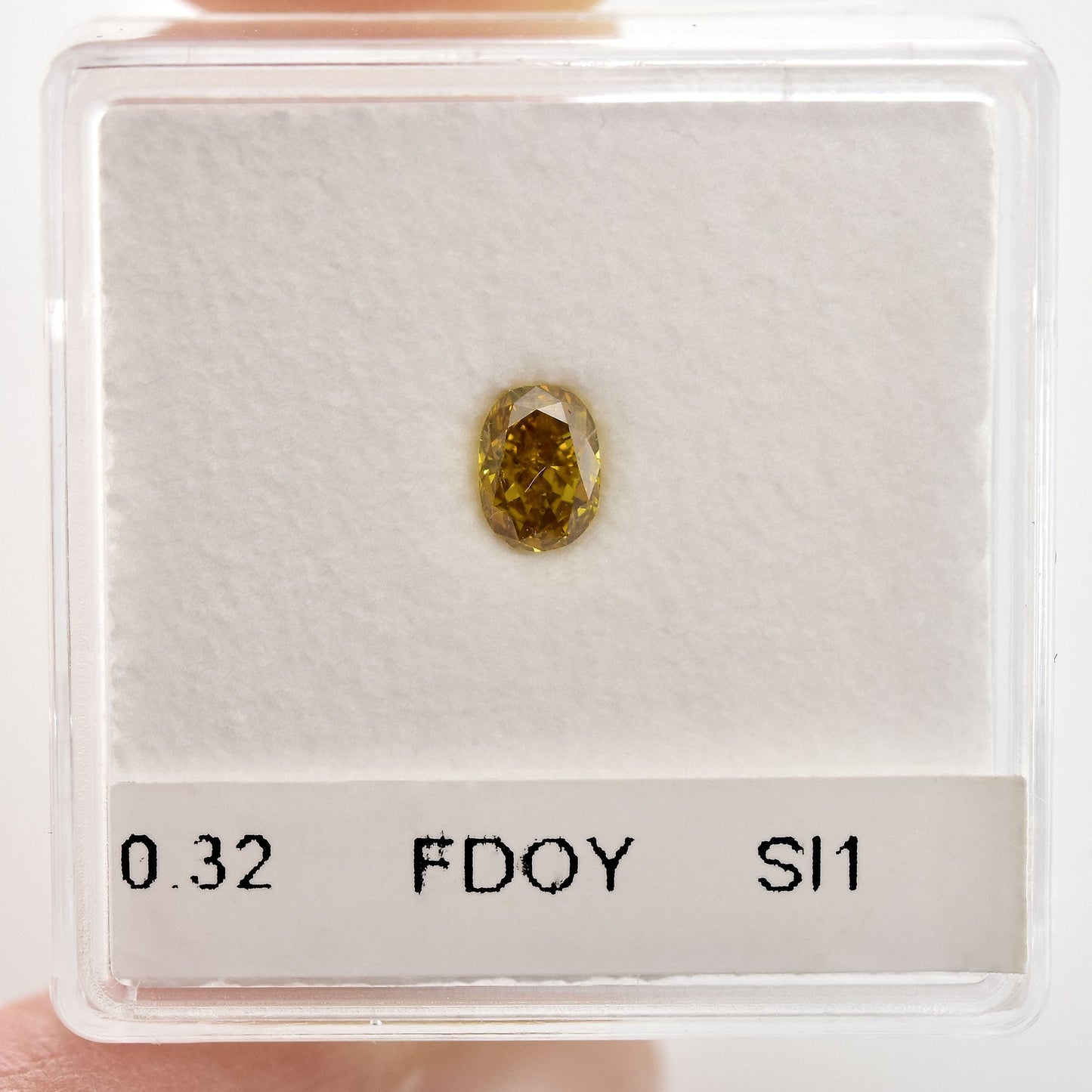 0,32 Karat Fancy Deep Orange Yellow Ovaler Diamant SI1 GIA
