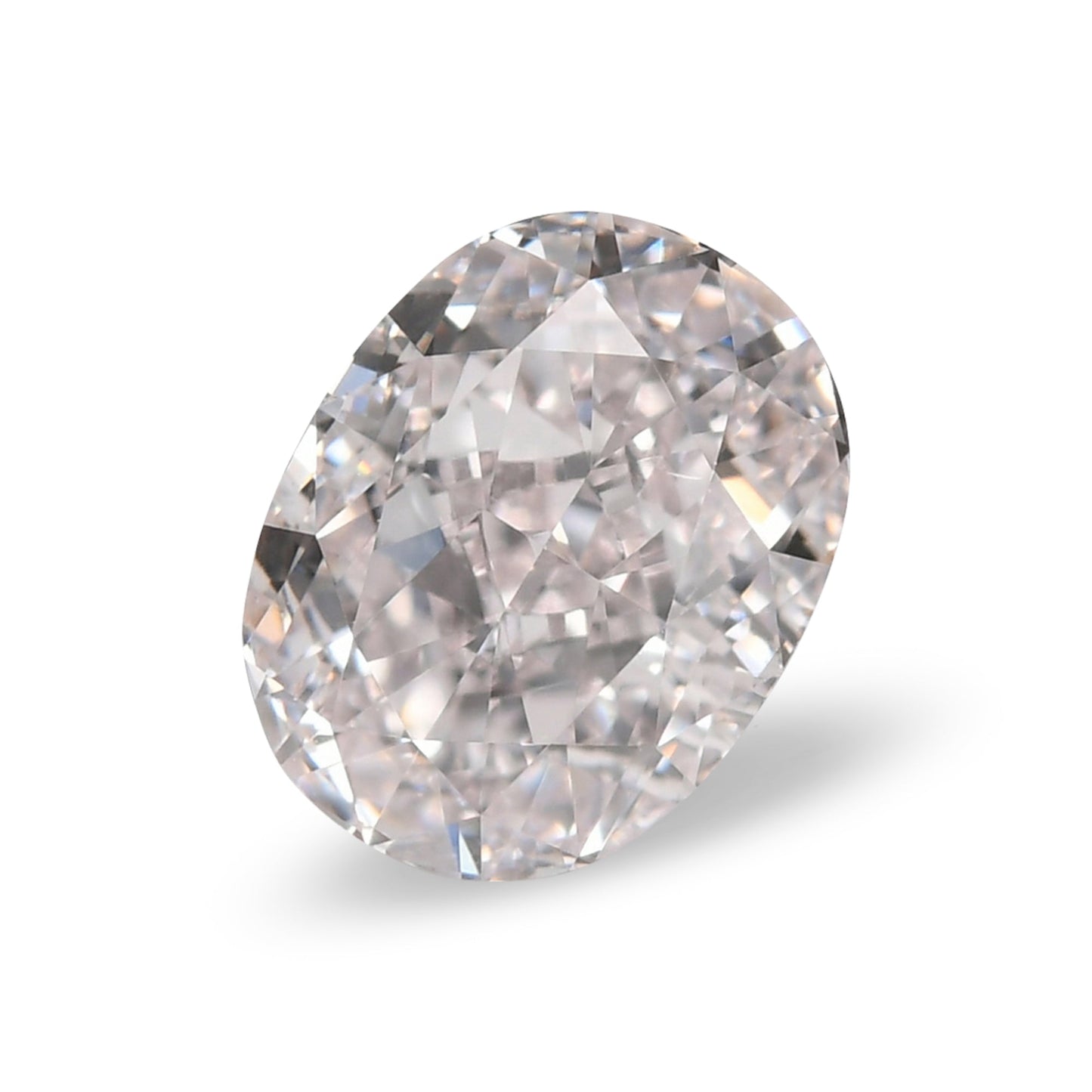 0,57 Karat sehr hellrosa ovaler Diamant, IF GIA