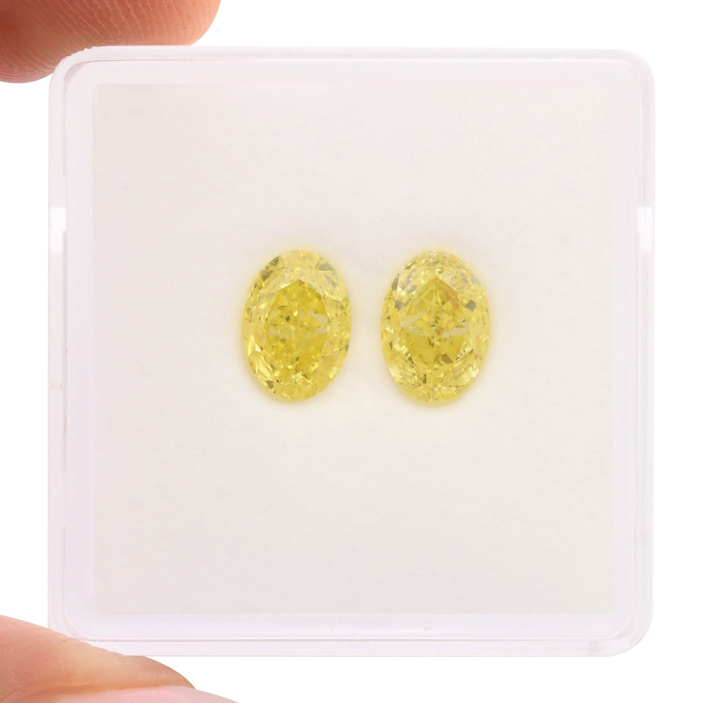 2,01 Karat Fancy Intense Yellow Oval Diamonds VS2 GIA Paar