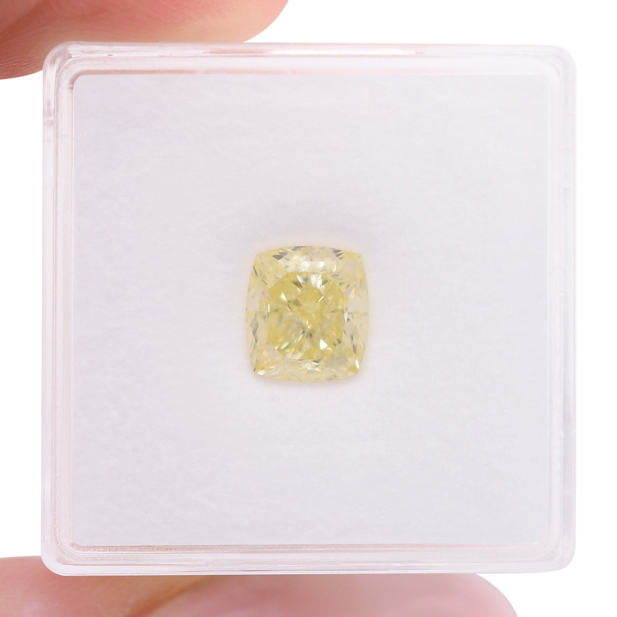 Kissenförmiger Diamant | 2,01 ct | Hellgelb | VVS2 | GIA | Ref. 714605