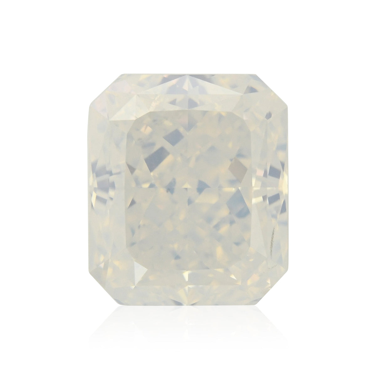 2,02 Karat Fancy White Radiant I2 GIA