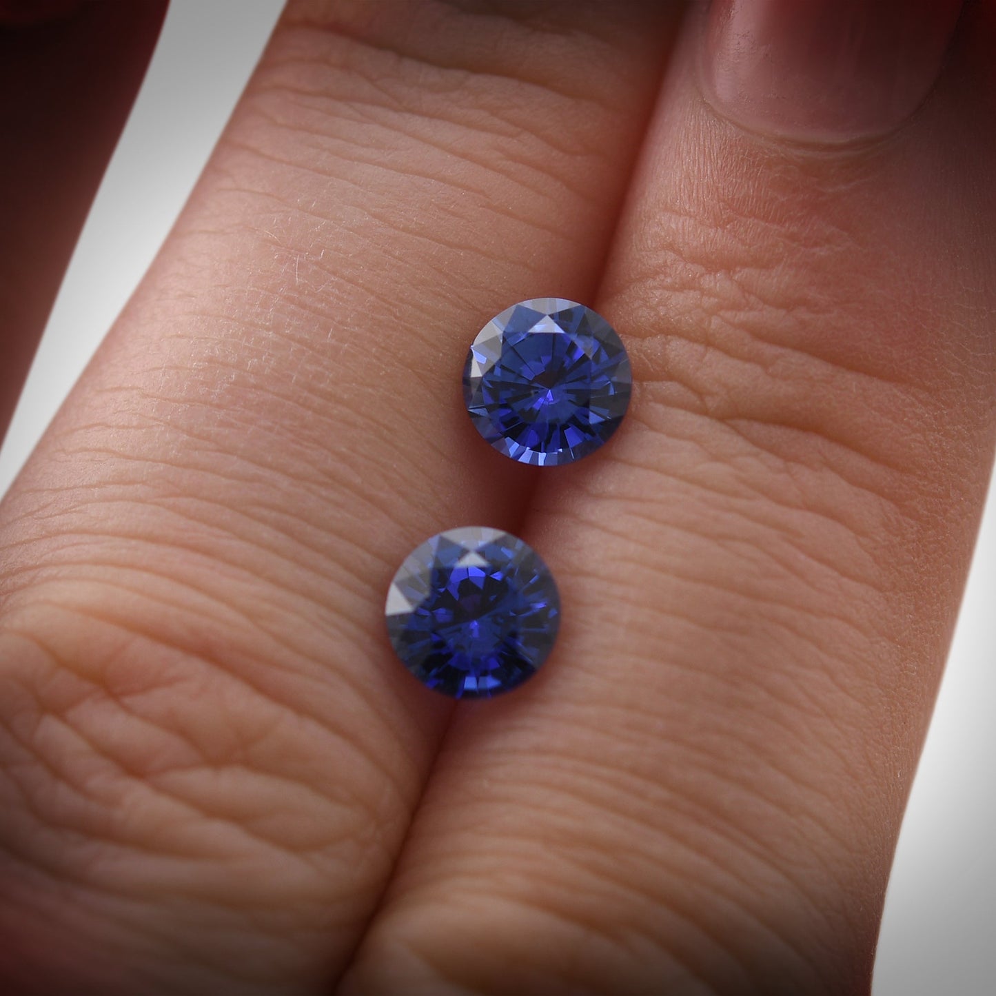 2,08 Karat blauer runder Saphir aus Sri Lanka