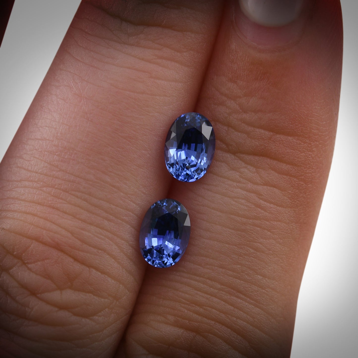Paar ovale blaue Saphire aus Sri Lanka, 2,17 Karat
