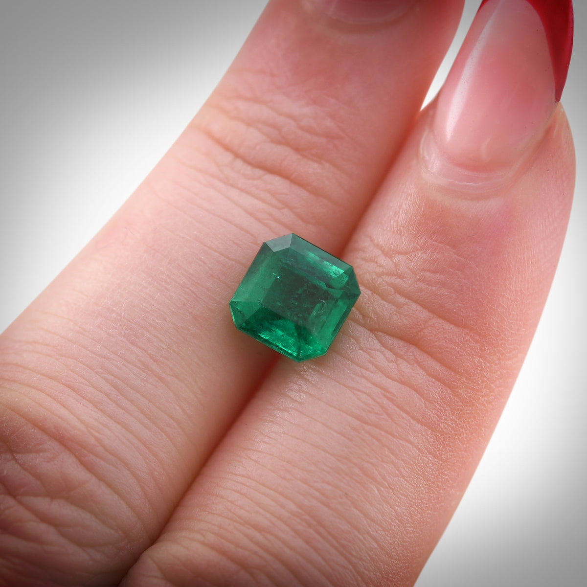 Smaragdgrün | 2,22 ct | Grün | CD | Ref. 713018