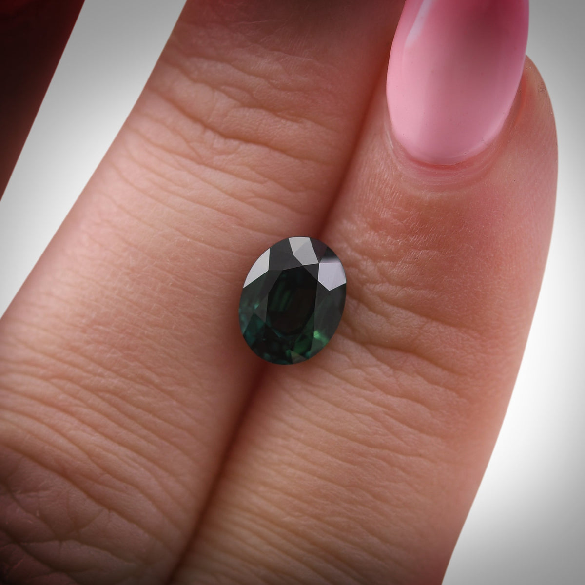 Oval Sapphire | 2.23 ct | Green | Ref 723927