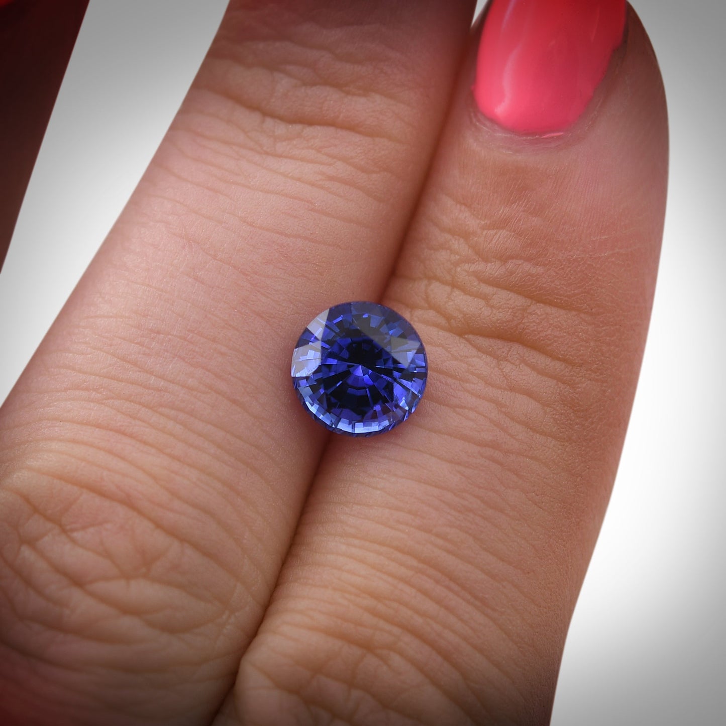 2,27 Karat blauer runder Saphir aus Sri Lanka