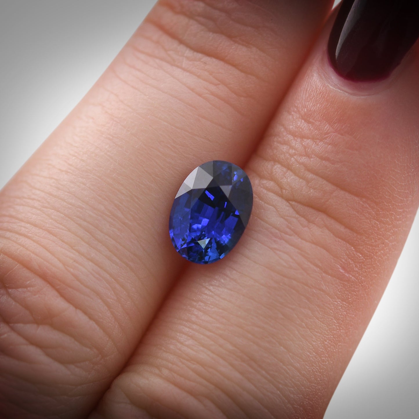 2,51 Karat blauer ovaler Saphir aus Sri Lanka