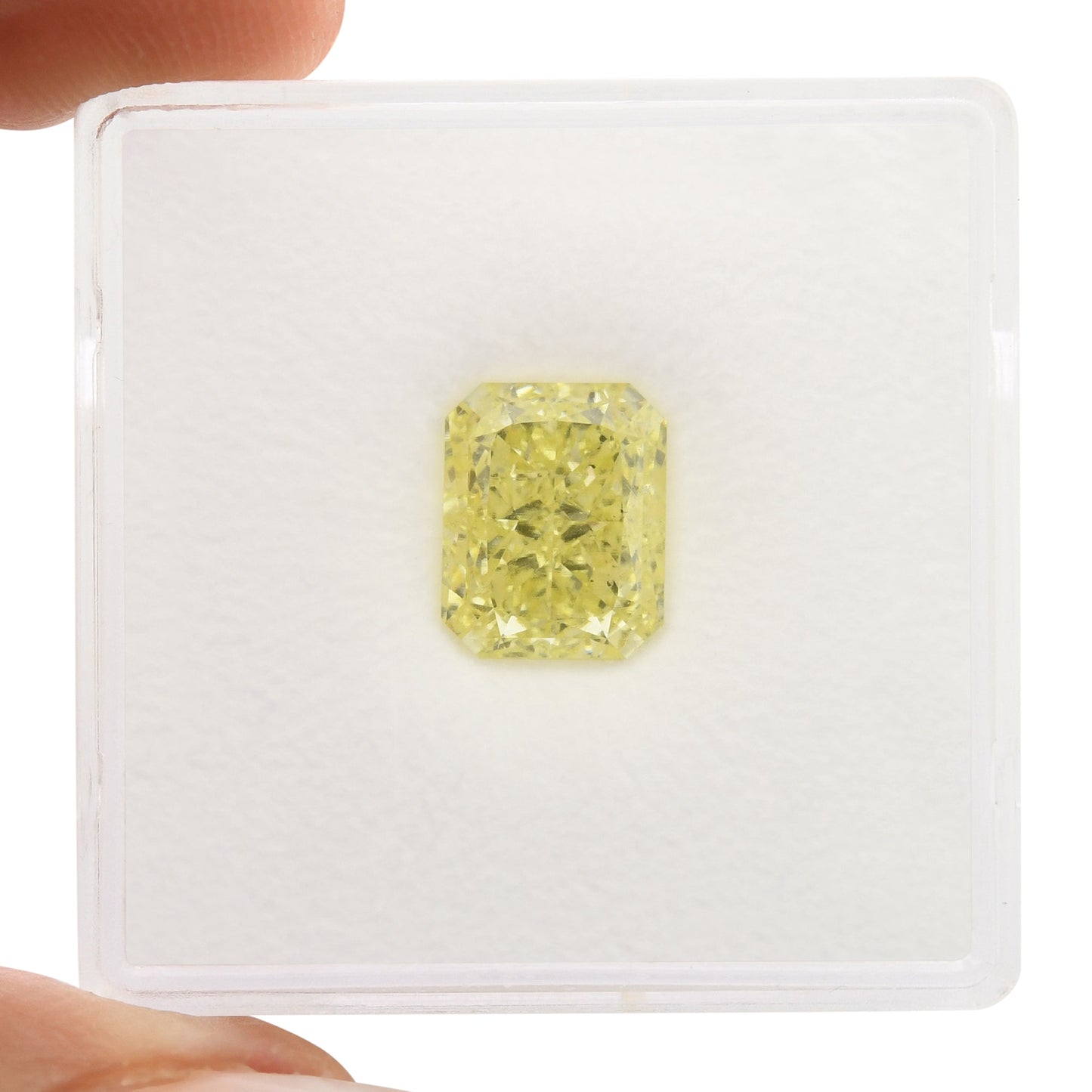 2,53 Karat Fancy Yellow Radiant VS2 GIA