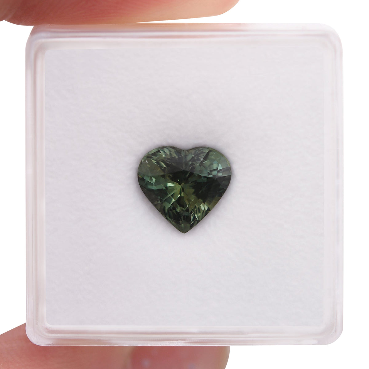 Herzförmiger Saphir | 2,55 ct | Grün | Ref. 718606