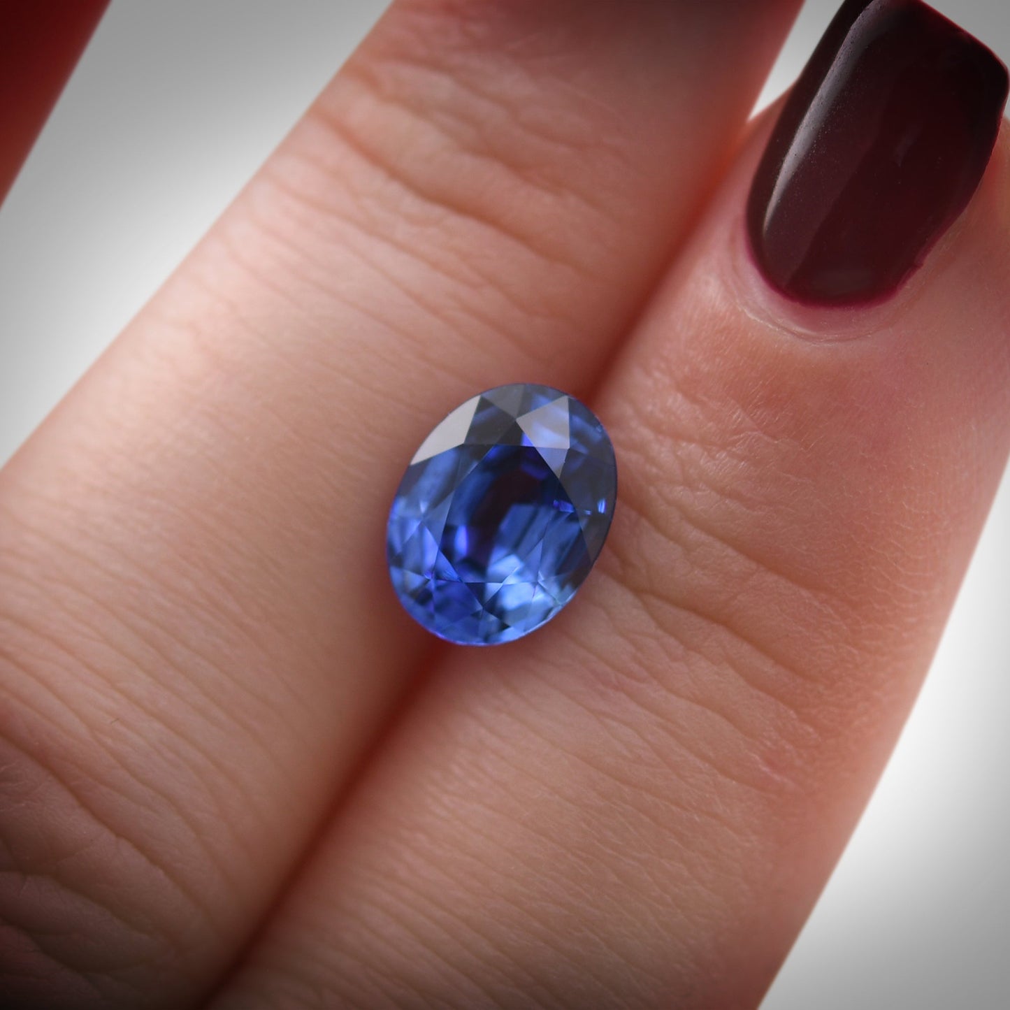 2,93 Karat blauer ovaler Saphir aus Sri Lanka
