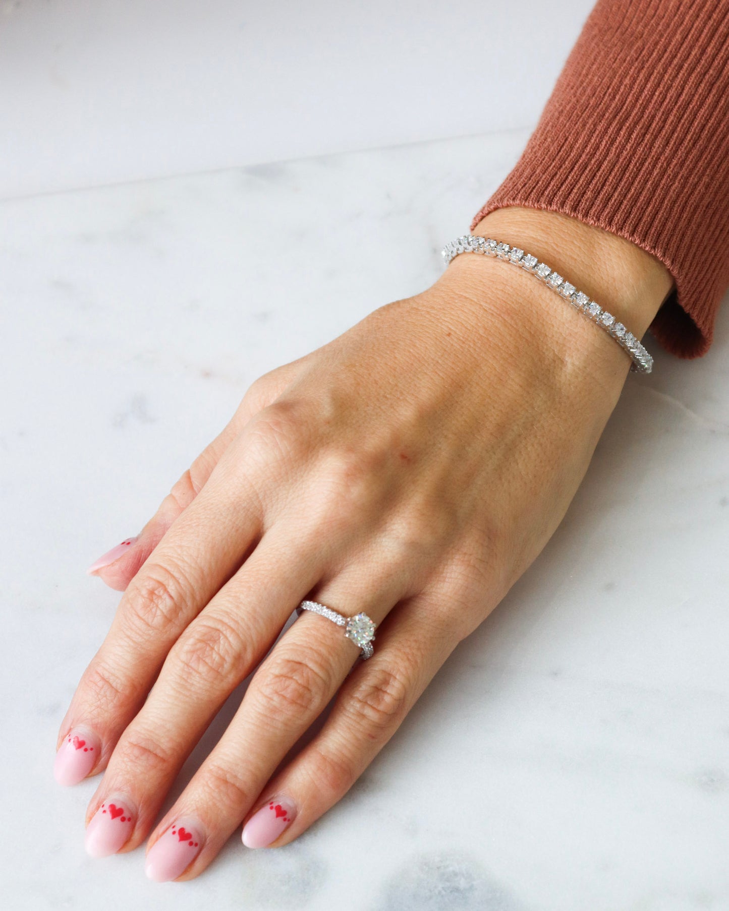 Diamond tennis bracelets in white gold - timeless elegance