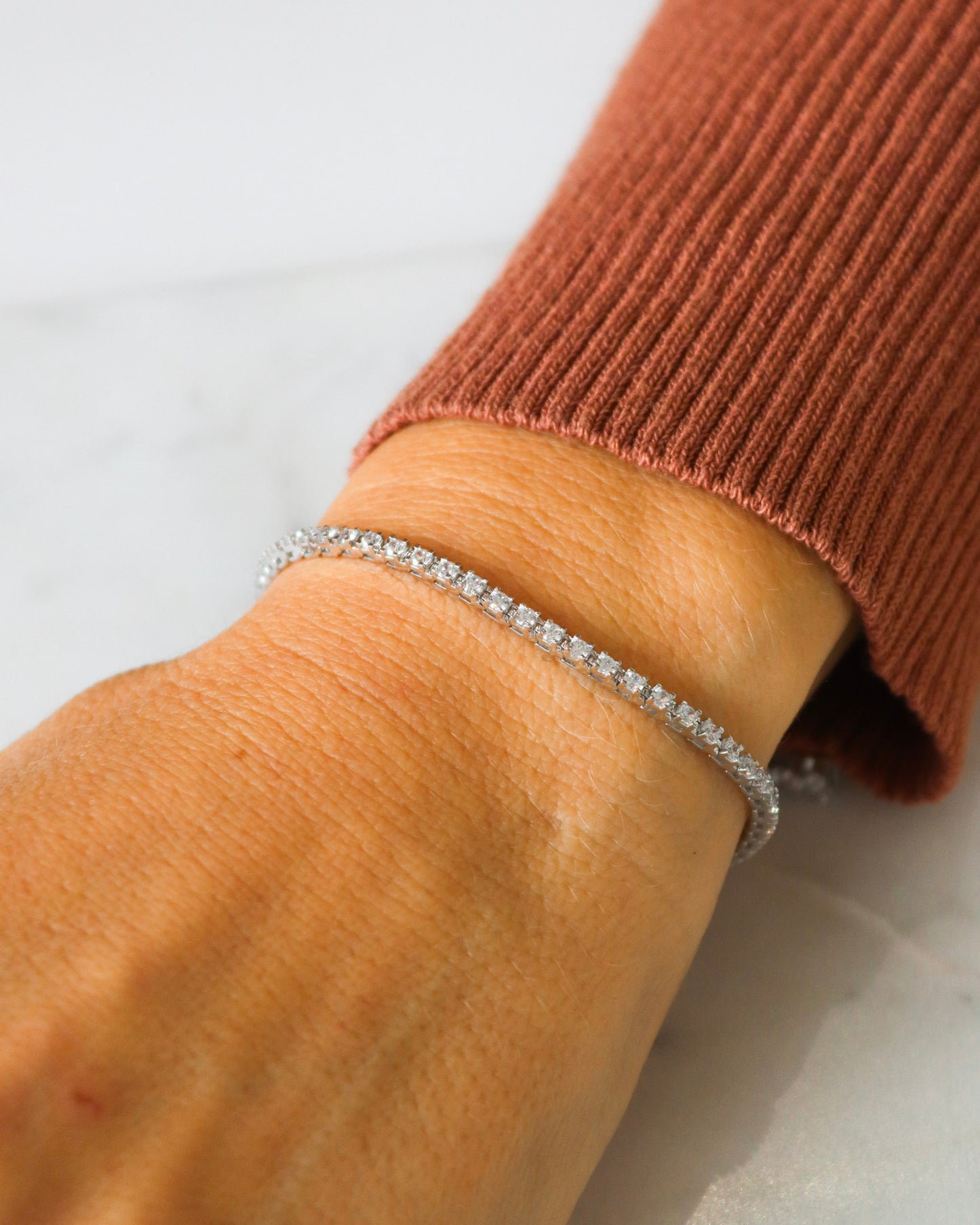 Diamond tennis bracelets in white gold - timeless elegance