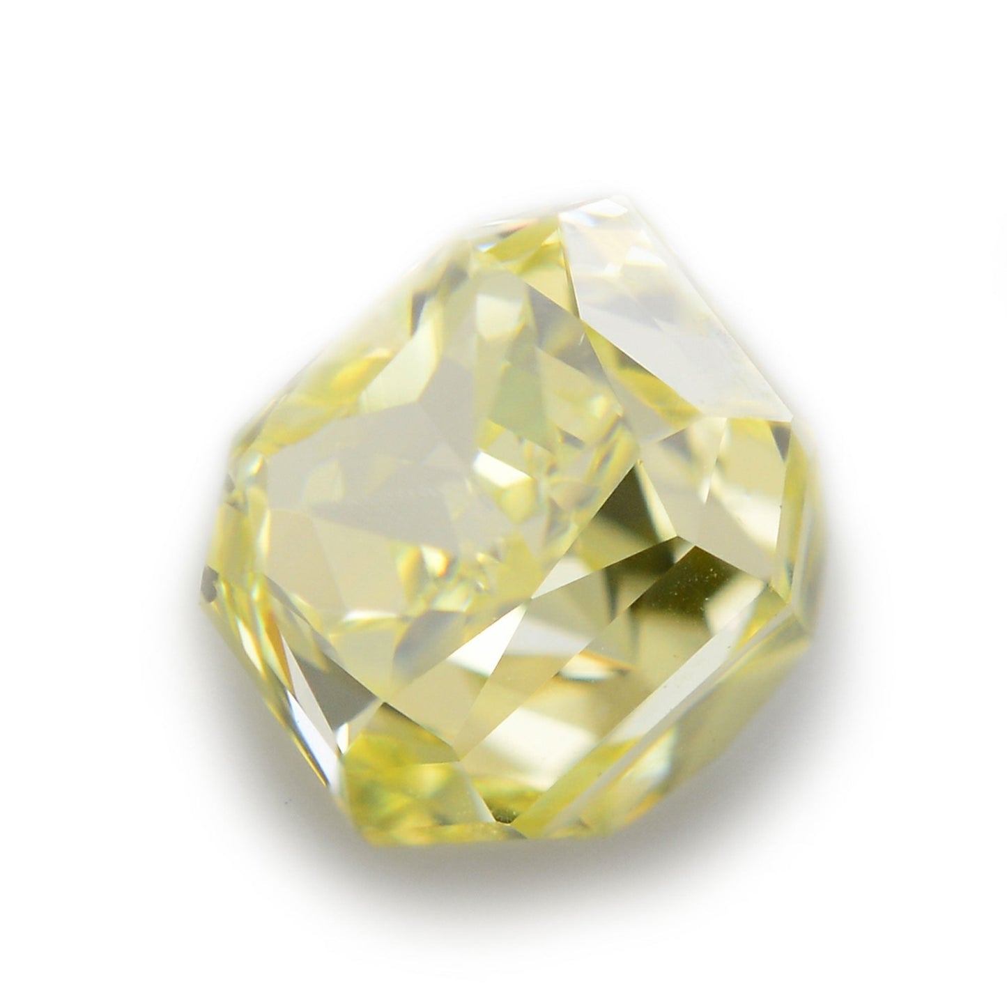 0,70 Karat Fancy Yellow Radiant (VS2)