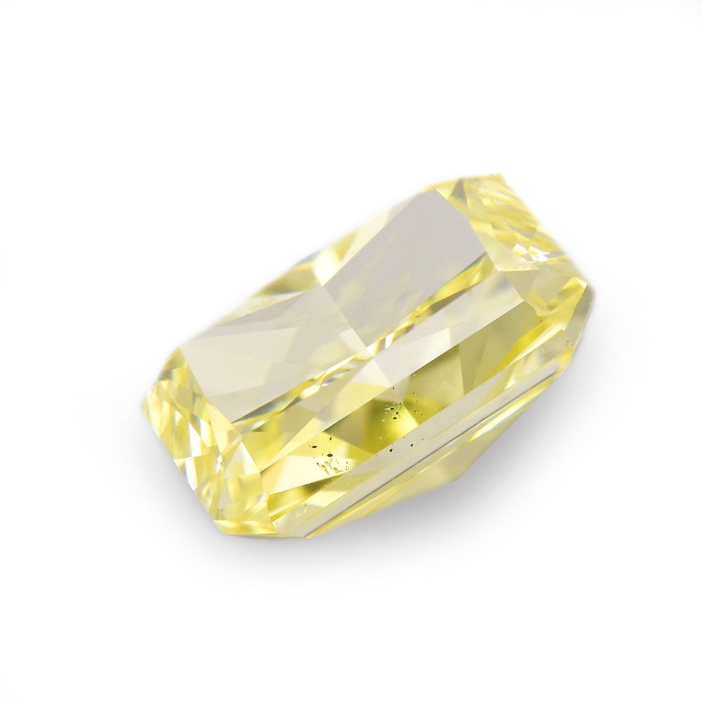 0,73 Karat Fancy Yellow Radiant VS2 GIA