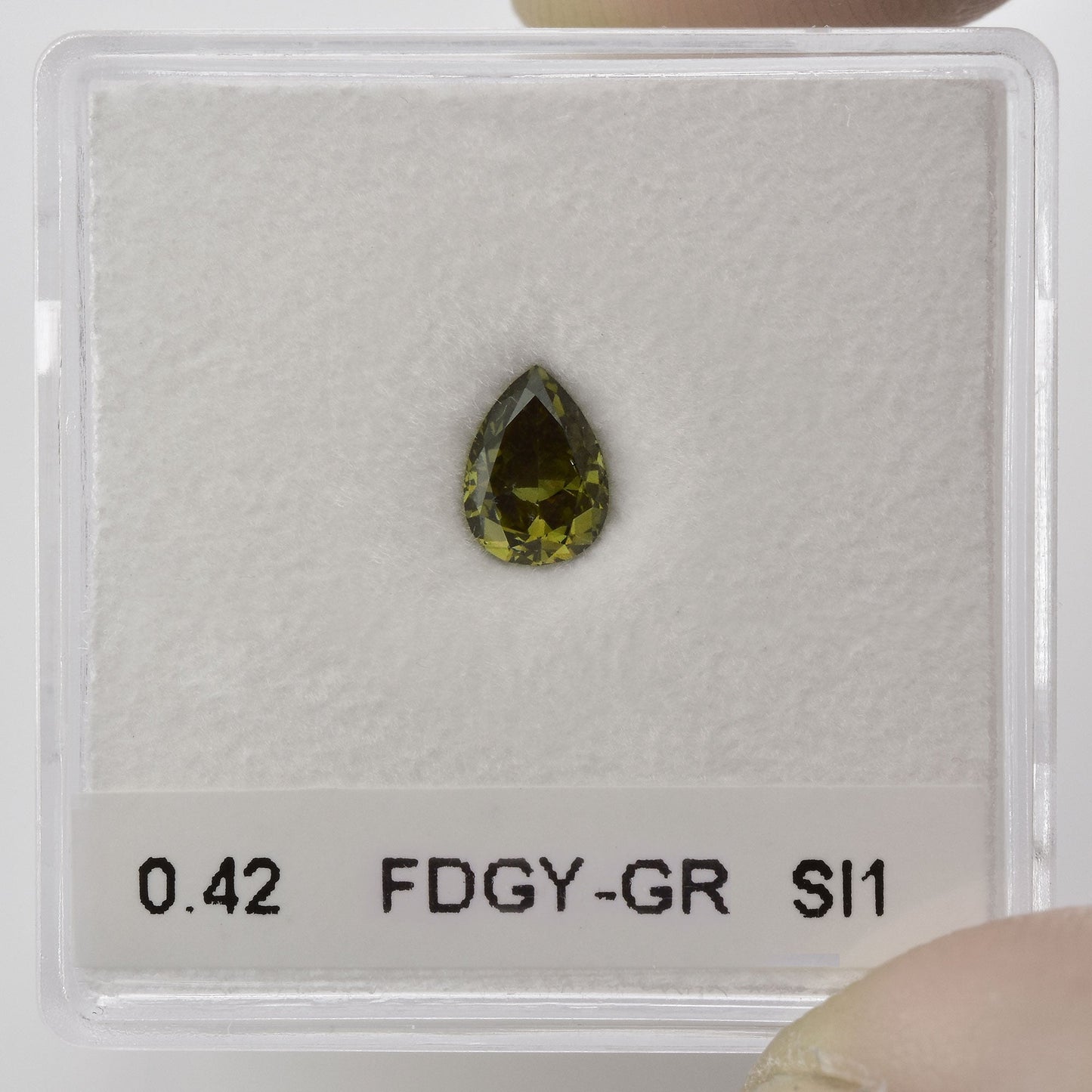 0,42 Karat Chamäleon-Birnen-Diamant SI1 GIA