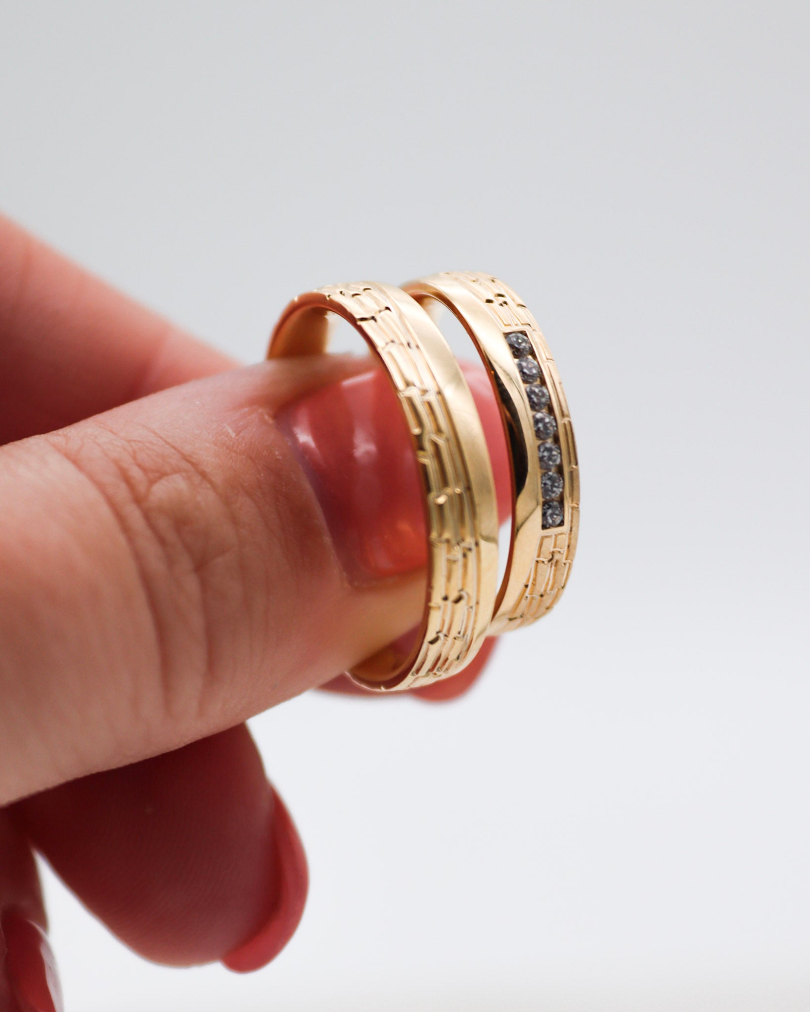 Eheringe 585 Gold mit 7 Brillanten & matt-polierter Oberfläche – München & Augsburg