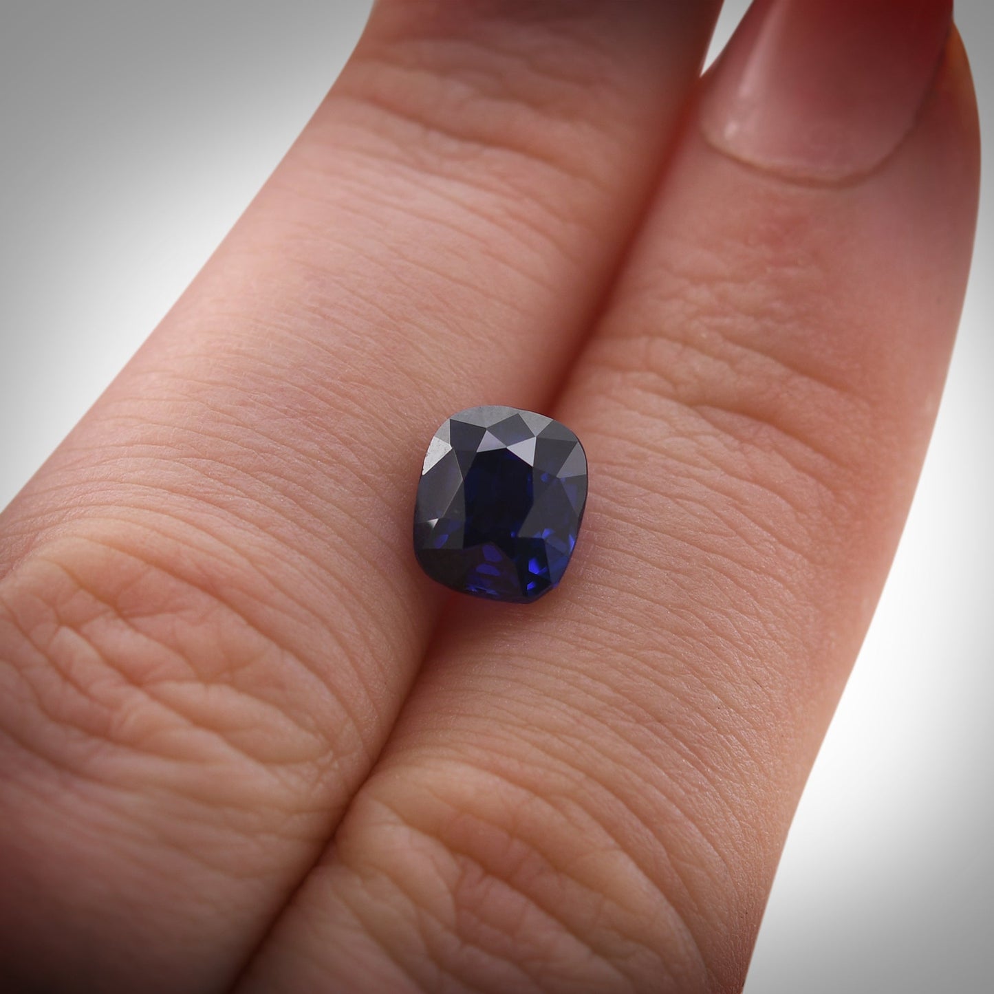 3,01 Karat blauer MADAGASCAR Kissen-Saphir AGL