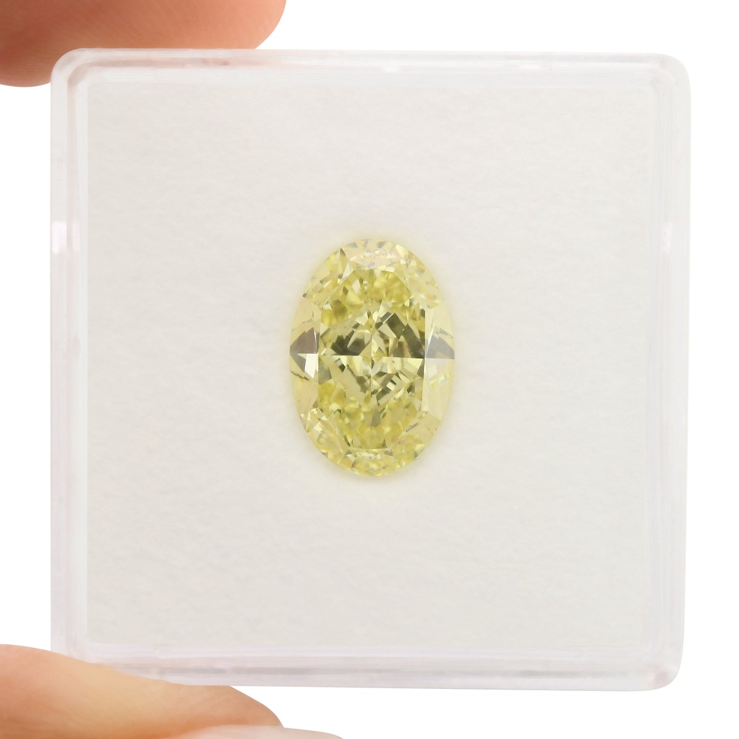3,02 Karat Fancy Light Yellow Ovaler Diamant VVS2 GIA