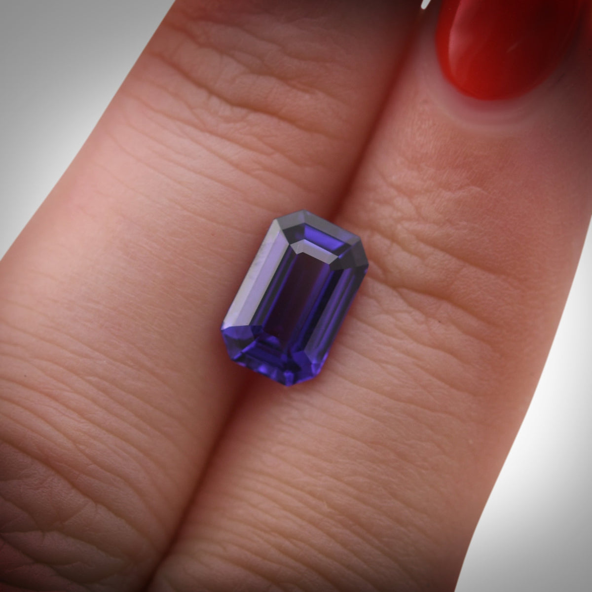Smaragdgrüner Saphir | 3,02 ct | Lila | GIA | Ref. 718625