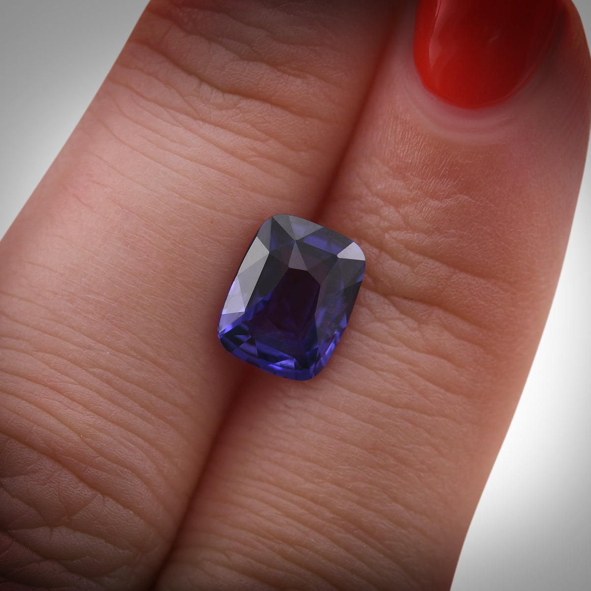Kissenförmiger Saphir | 3,05 ct | Lila | GIA | Ref. 718620