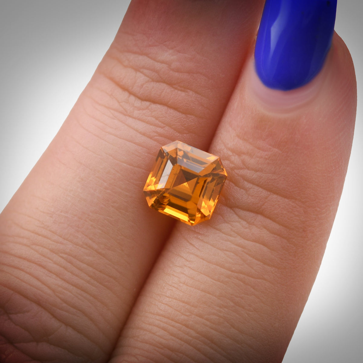 Smaragdgrüner Saphir | 3,05 ct | Orange | GIA | Ref. 721169