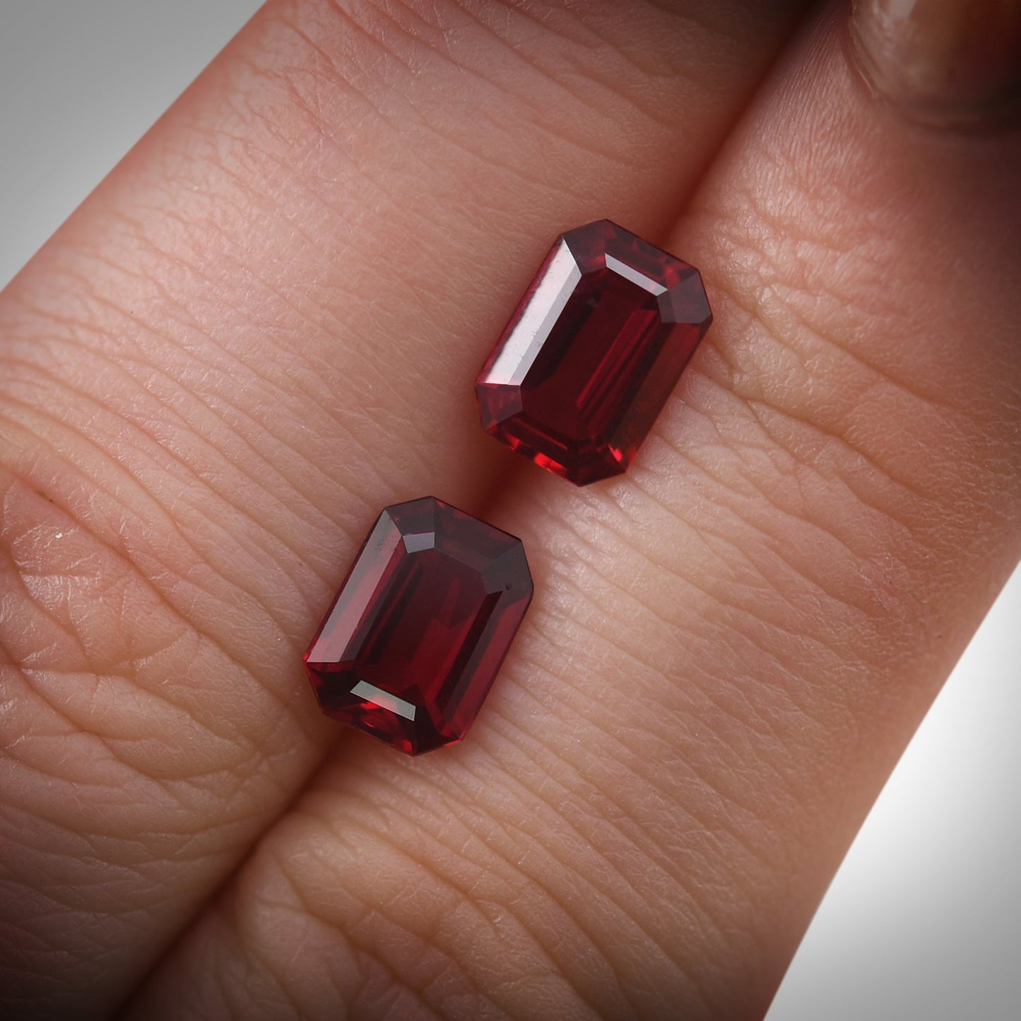 3,10 Karat roter Mosambik-Smaragd-Rubin, GIA