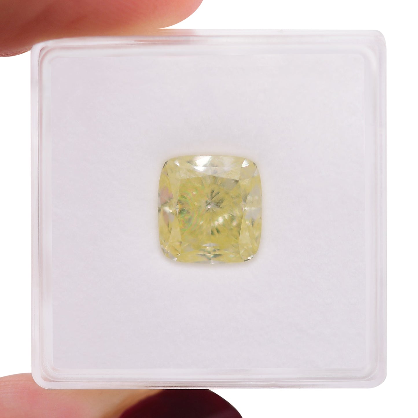 3,50 Karat Fancy Light Yellow Cushion Diamond VS1 GIA