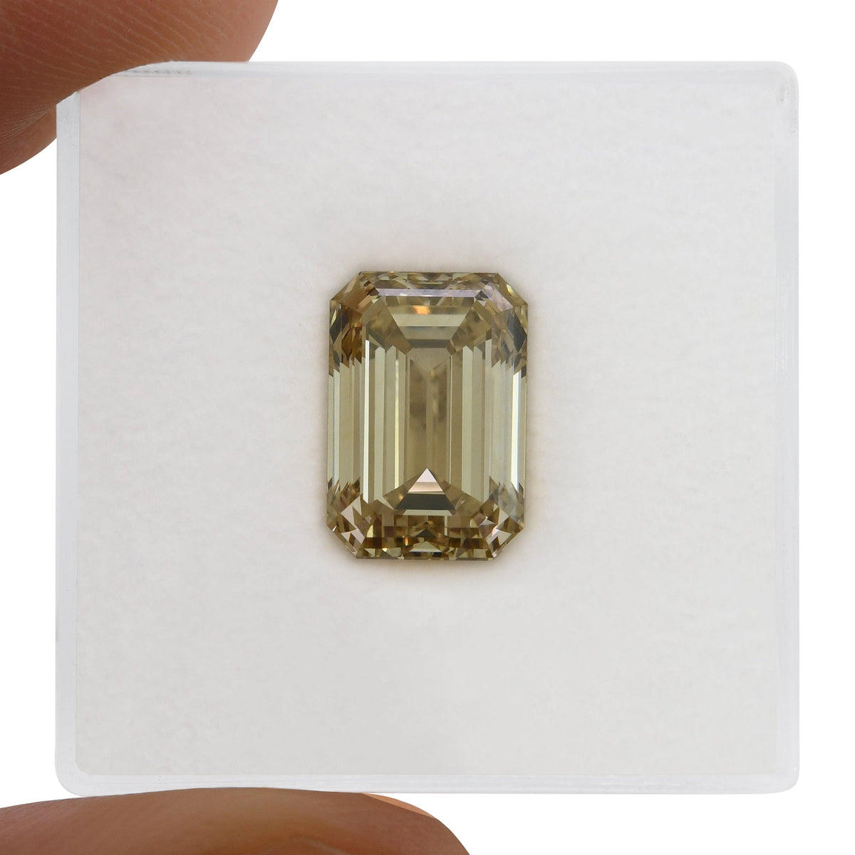 Smaragd-Diamant | 3,52 ct | Gelbbraun | VVS1 | GIA | Ref. 721731