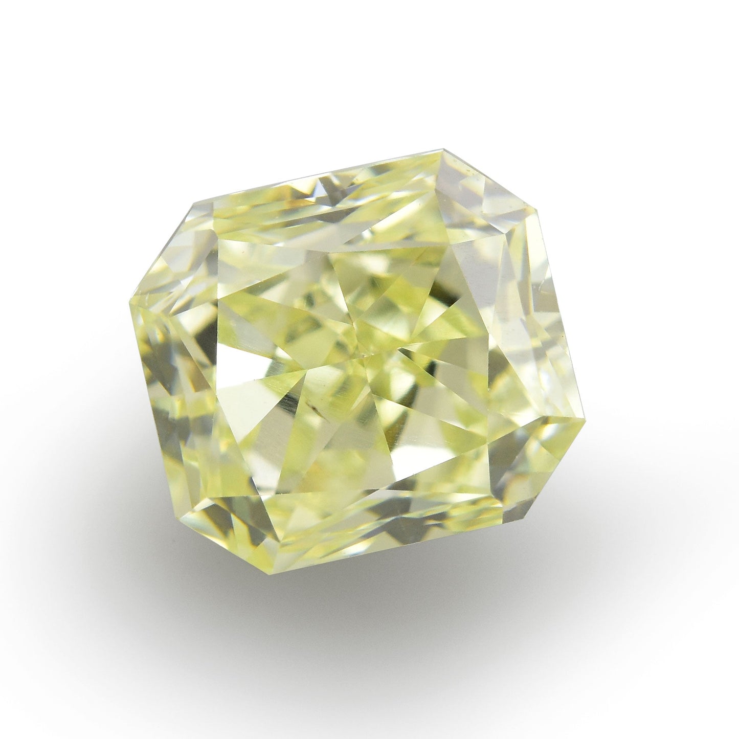 0,92 Karat Y-Z Radiant Diamant (VS2)
