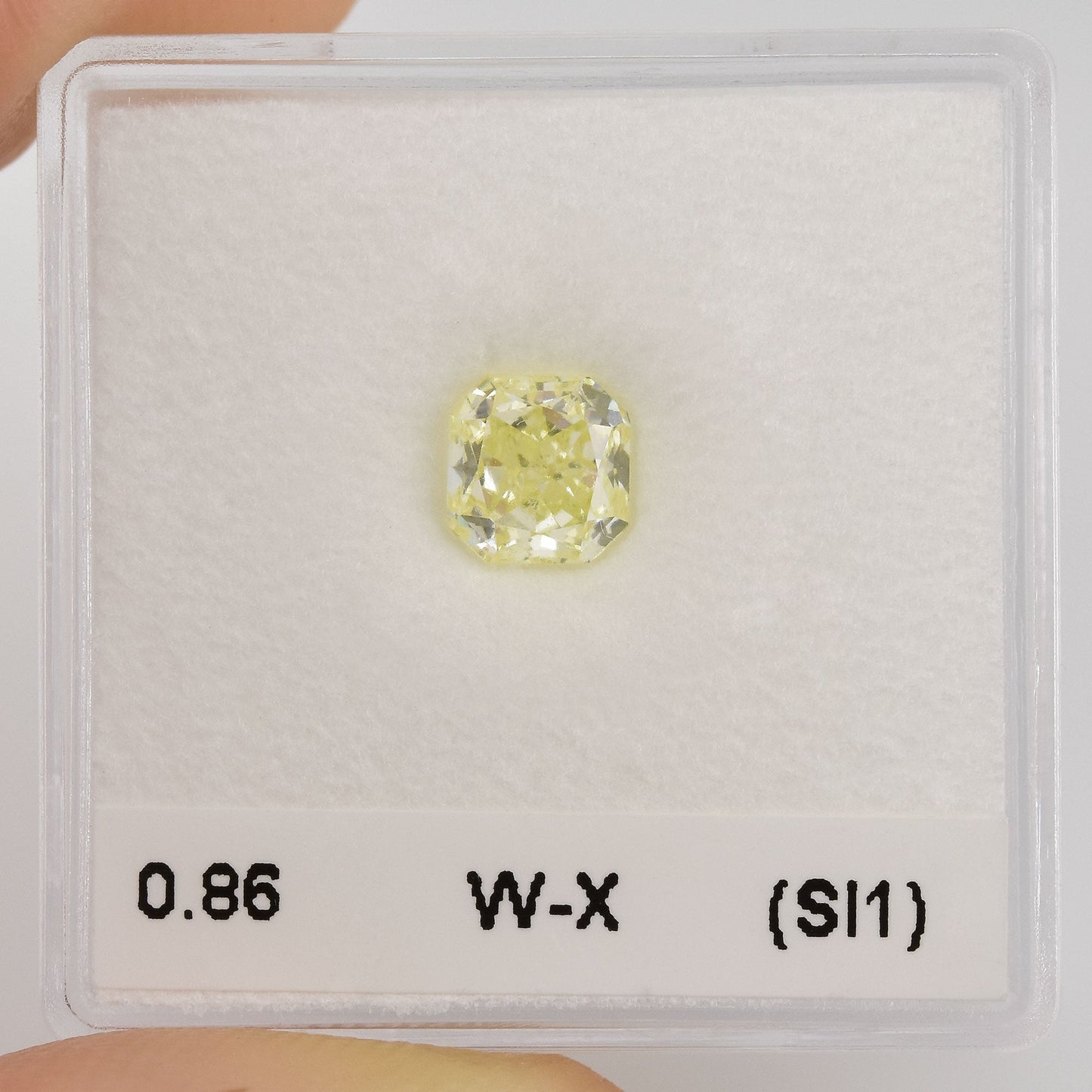 0,86 Karat W-X Radiant Diamant (SI1)