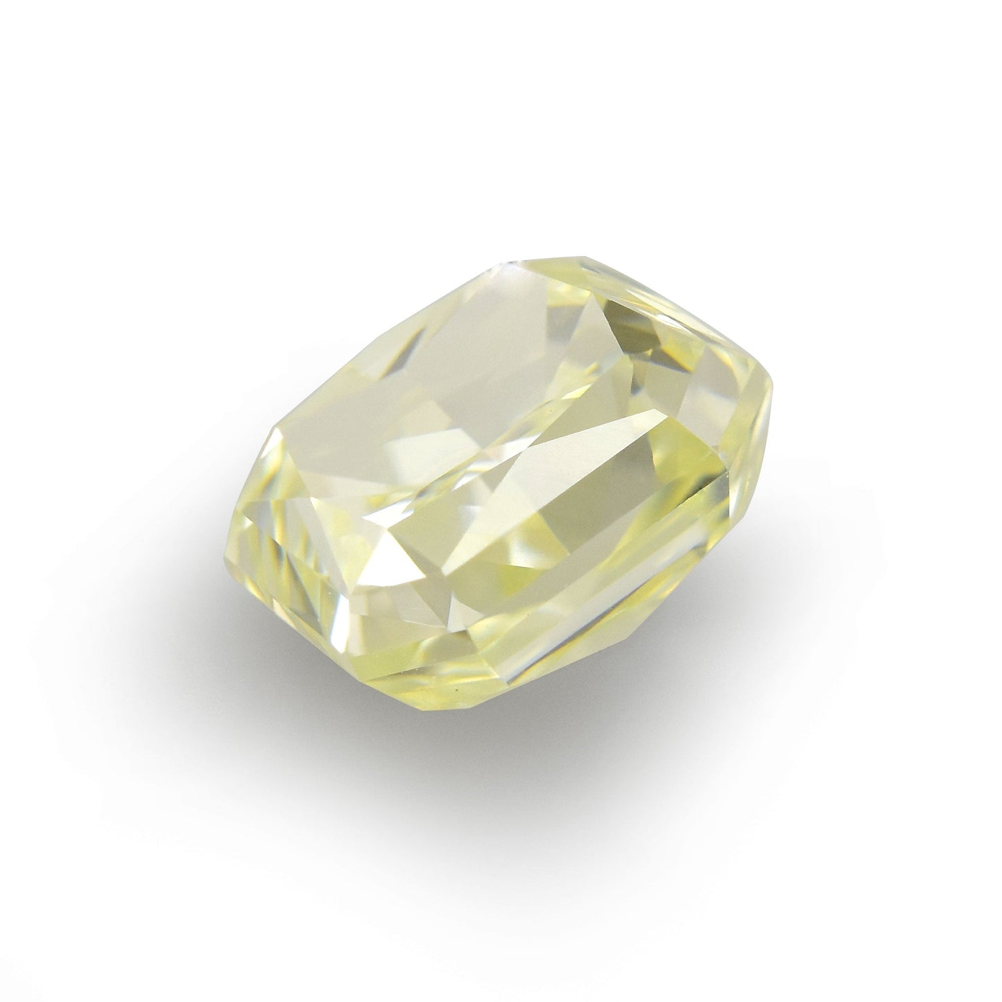 0,77 Karat W-X Radiant Diamant (VS2)
